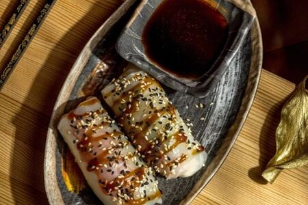 Спринг-ролл с лососем