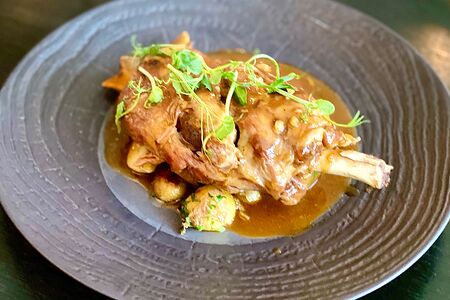 Лопатка ягненка с молодым картофелем 