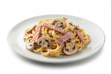 Феттуччине с ветчиной из индейки и грибами в сливочном соусе