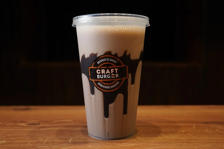 Шоколадный молочный коктейль