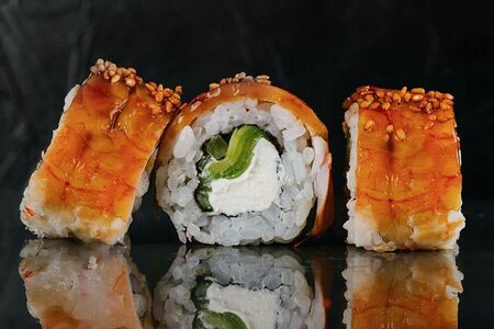 Ролл Филадельфия с тигровой креветкой