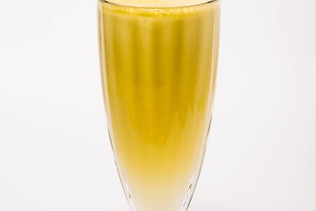 Сок свежевыжатый яблочный