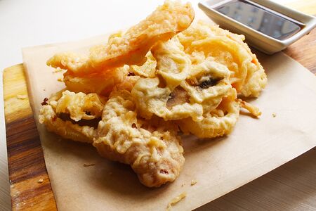 Темпура с грибами и овощами