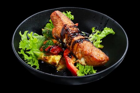 Тёплый салат с сёмгой