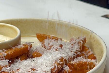 Батат фри с трюфельным айоли 