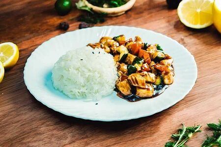 E3 Рис с курицей Гунбао