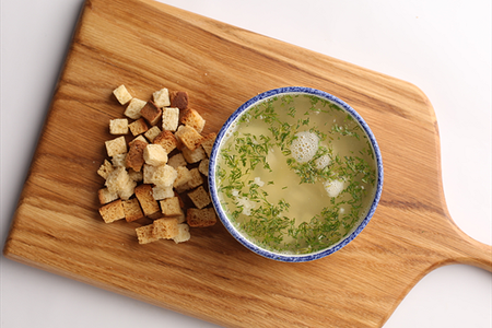 Куриный бульон с яйцом