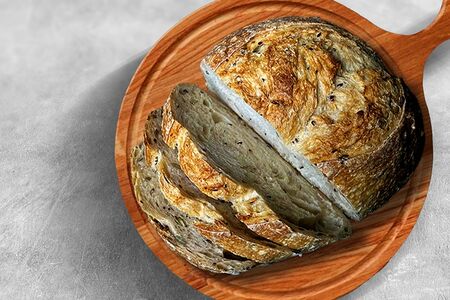 Хлеб пшеничный с семечками бездрожжевой