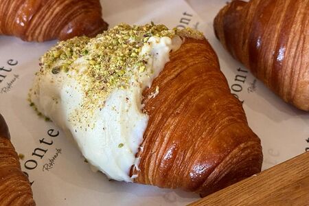 Круассан с белым шоколадом