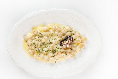 Ньокки с фетой и черной икрой