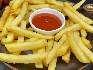 Картофель фри с соусом барбекю