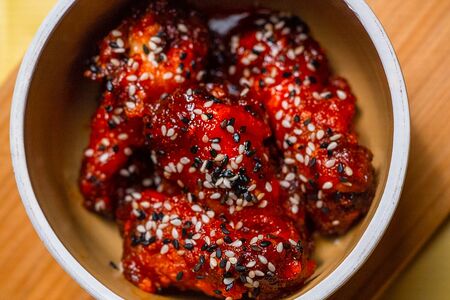 Куриные крылья в сеульском соусе