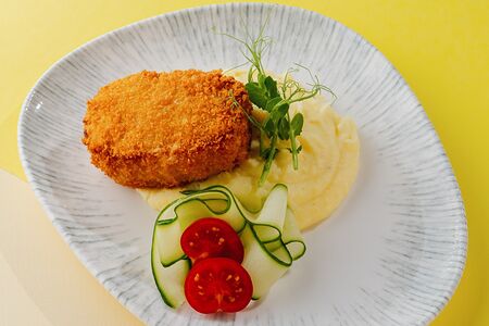 Котлеты из индейки с картофельным пюре