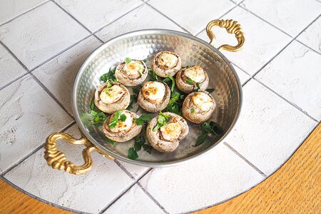 Запеченные мини-шампиньоны