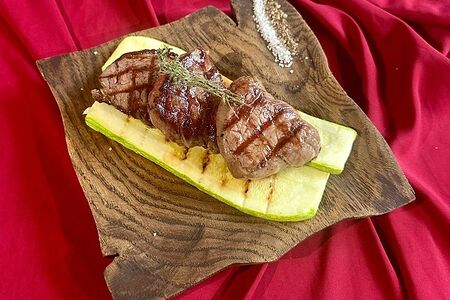 Медальоны из говяжьей вырезки