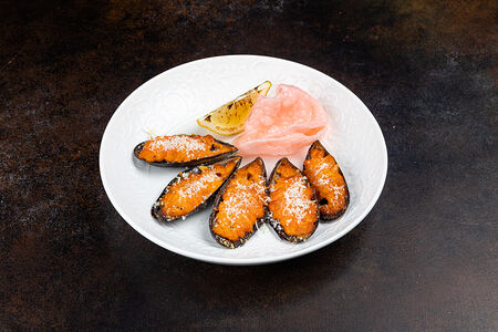 Запеченные мидии в сливочно-томатном соусе