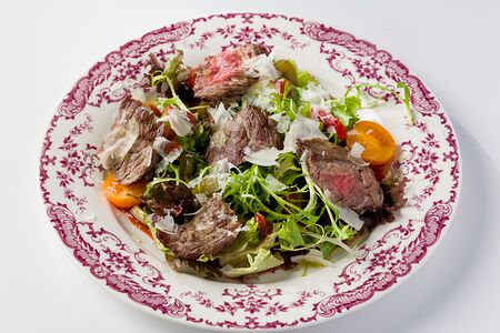 Салат с говядиной 