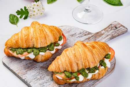 Круассан Капрезе