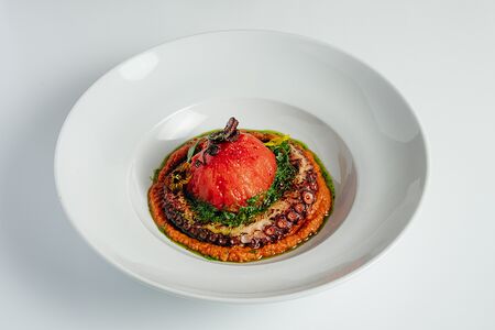 Осьминог, томат, чимичурри