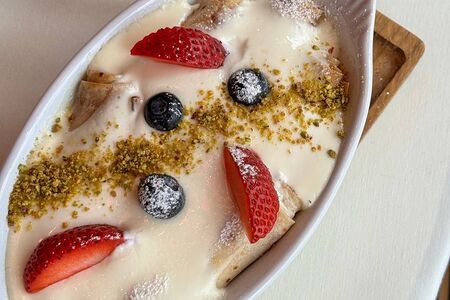 Налистники (блинчики) с творогом под сметанным кремом