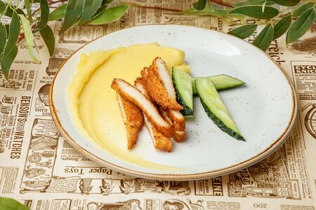 Шницель с пюре