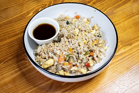 Рис с овощами и яйцом