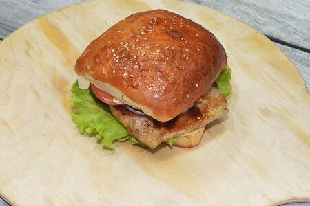 Квадратный Бургер МакМаф Шея