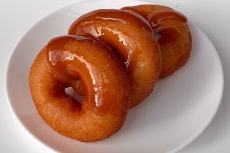 10 пышек с солёной карамелью