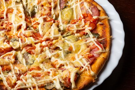 Пицца ветчинная 