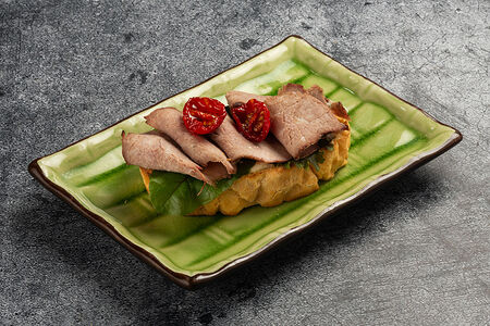 Брускетта с ростбифом