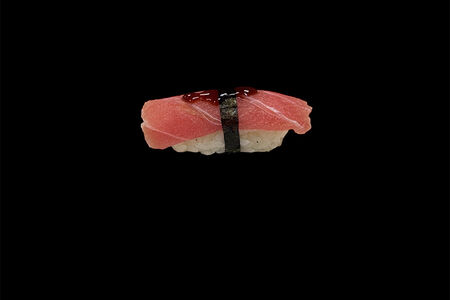 Суши с тунцом