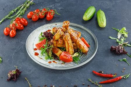 Теплый салат из хрустящих баклажан