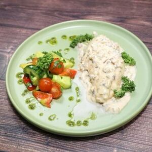 Запечённое куриное филе в сливочном соусе