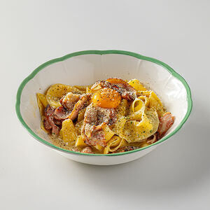 Паста с панчеттой и пармезаном