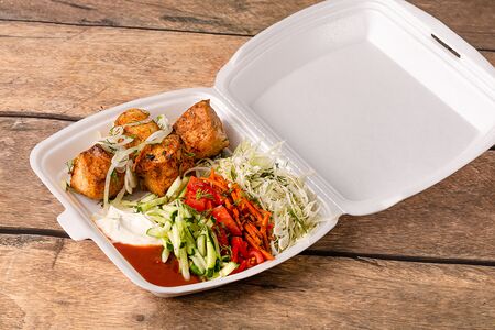 Порция куриного шашлыка