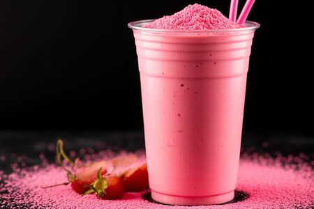 Молочный коктейль Клубника