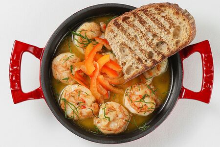 Креветки в чесночном соусе