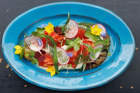 Запеченный баклажан с печеным перцем