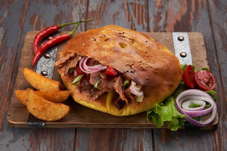 Шаурма в пите с телятиной