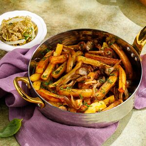 Жареный картофель с сезонными грибами