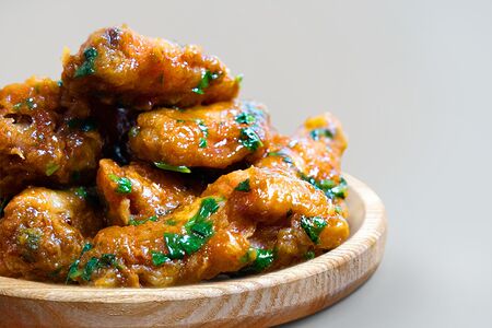 Крылья карри с зеленью