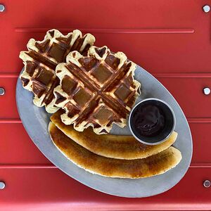 Вафля творожная с бананом