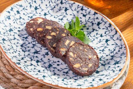 Шоколадная колбаска