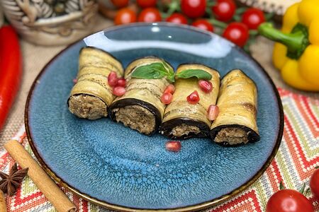Баклажанные рулетики с орехами