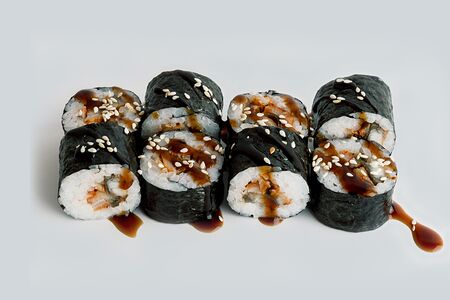 Маки с угрём