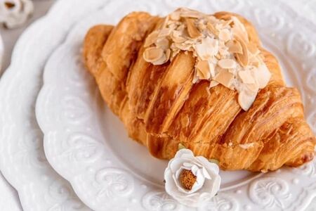 Круассан миндальный