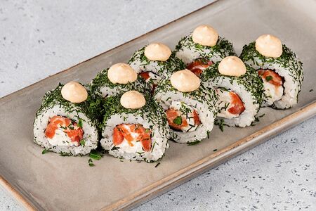 Спайси ролл с лососем 