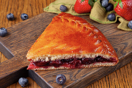 Кусок пирога с Вишней