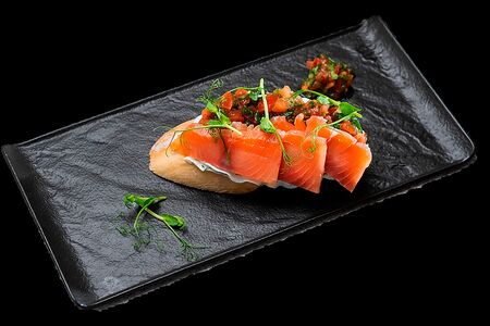 Брускетта с семгой и творожным сыром