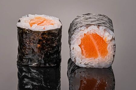 Ролл Маки лосось